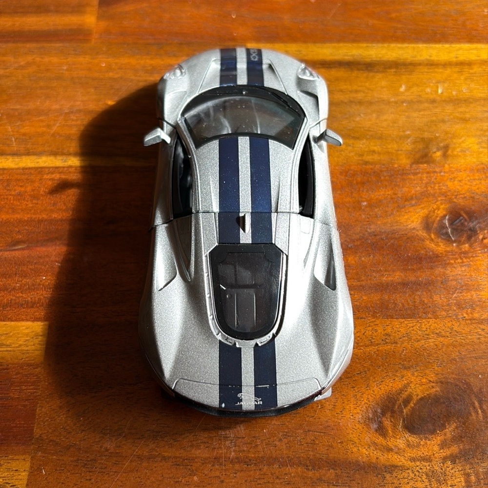 Jaguar C-X75 Model 1:32 - brand new - Picture 4 of 12